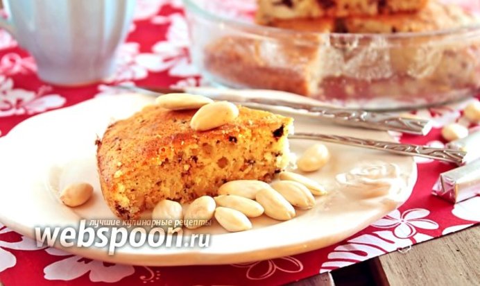 Миндальный кекс с кусочками шоколада