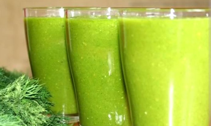 Зеленый коктейль с мандарином