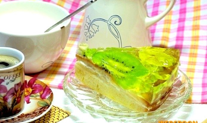 Торт с желе и фруктами