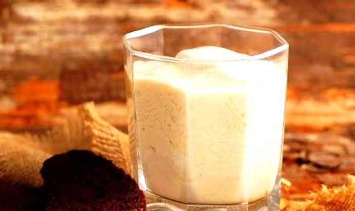 Ряженка с сахаром