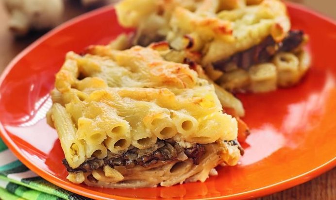 Запеканка из макарон с грибами