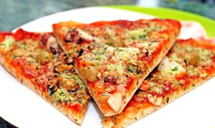 Пицца из морского коктейля