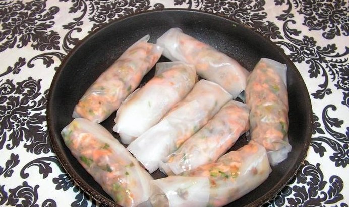 Рисовые блинчики с лососем