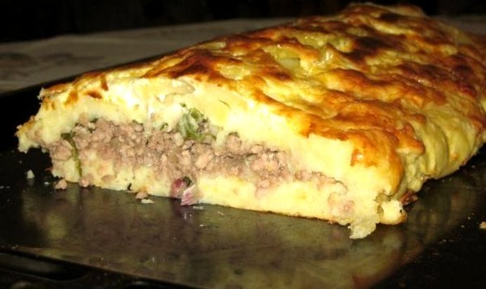 Запеканка с картофелем, фаршем и майонезом