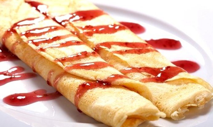 Блины с ягодами и маскарпоне