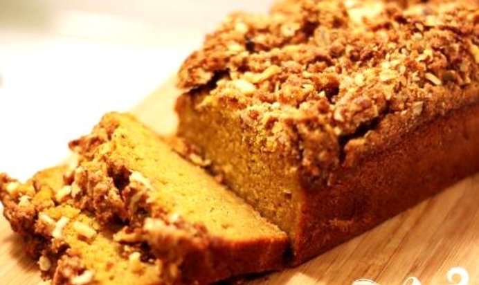 Тыквенный хлеб с посыпкой