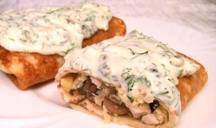 Блины, фаршированные куриным филе, грибами и сыром