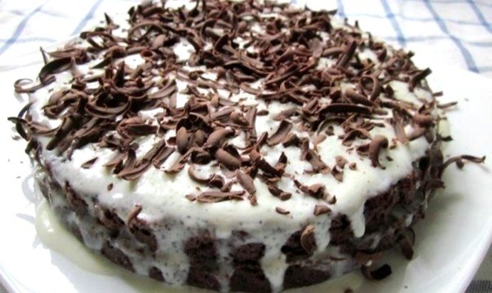 Быстрый шоколадный торт со сметанным кремом
