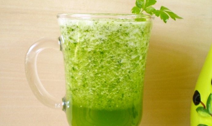 Зеленый коктейль с огурцом