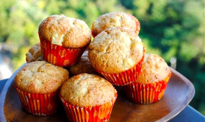 Имбирные маффины с яблоками