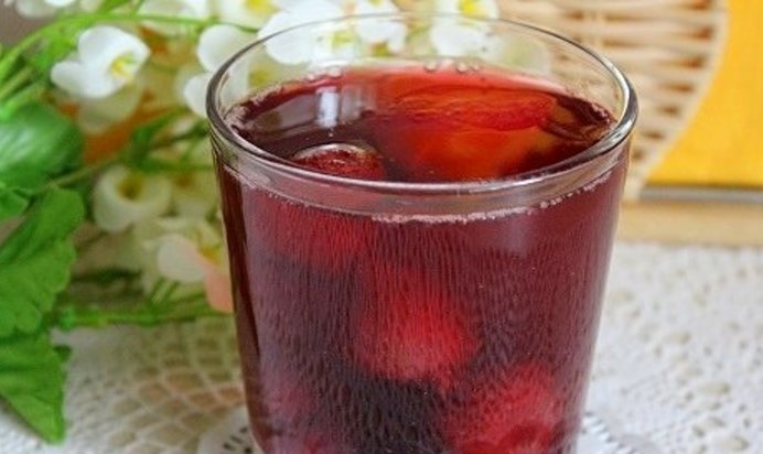 Фруктово-ягодный компот