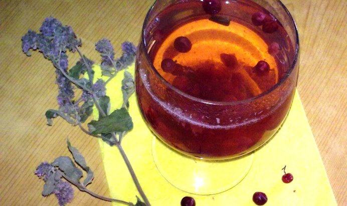 Бруснично-мятный компот