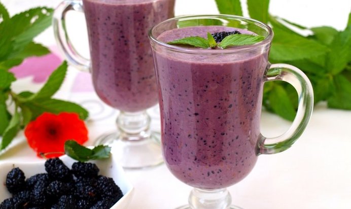 Смузи с шелковицей