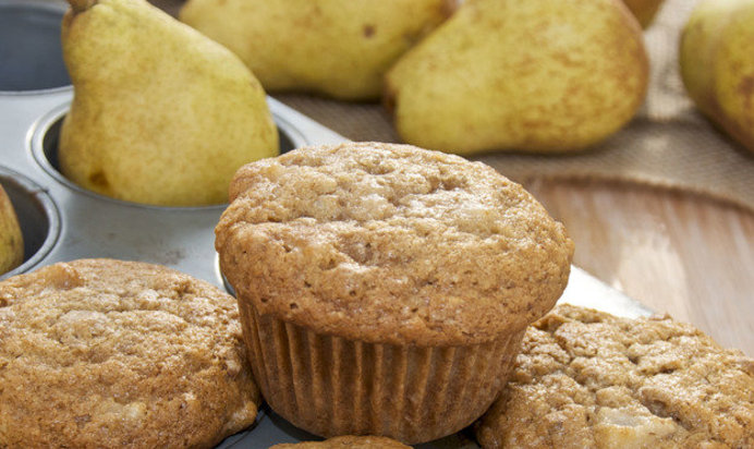 Маффины с грушей и грецкими орехами