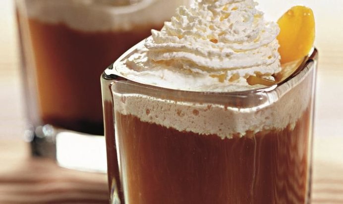 Кофейный коктейль с персиками