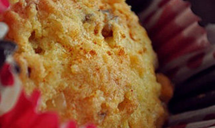 Кукурузно-сырные кексы с семечками и грецкими орехами