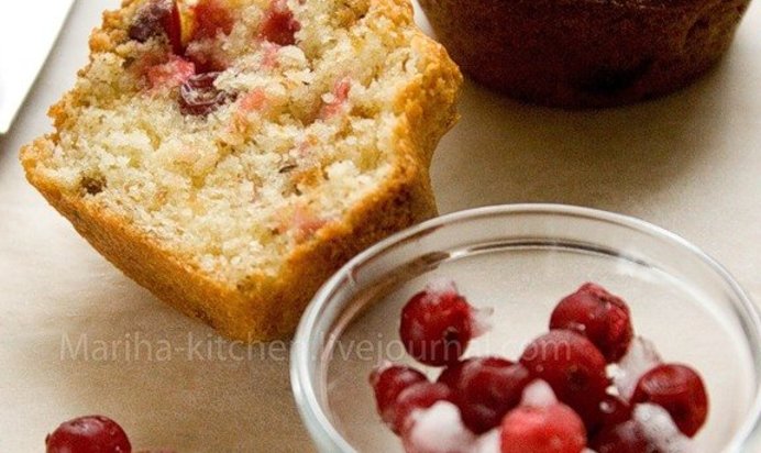 Маффины с фундуком и клюквой