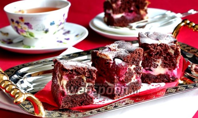 Брауни с вишней и творогом