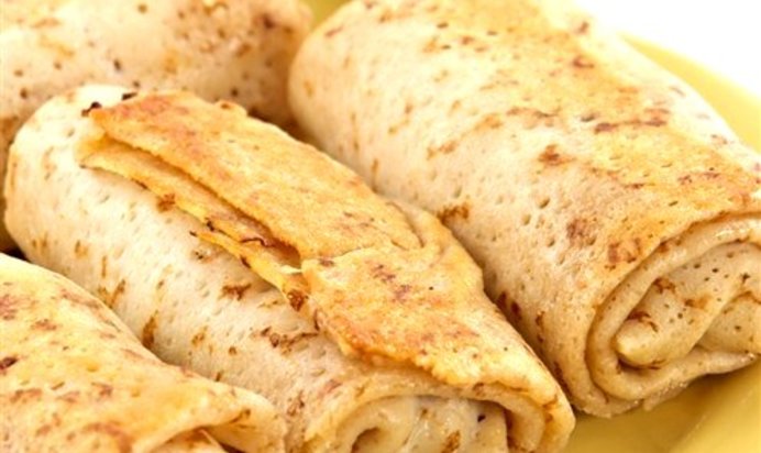 Блинчики с морковью, изюмом и урюком