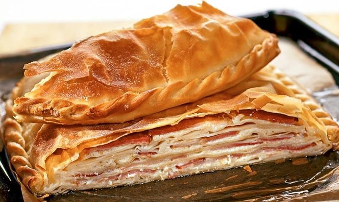 Запеканка из теста, сыра и ветчины