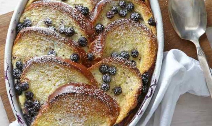 Французская запеканка с черникой и сливочным сыром