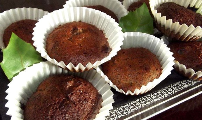 Медовые маковые маффины с финиками