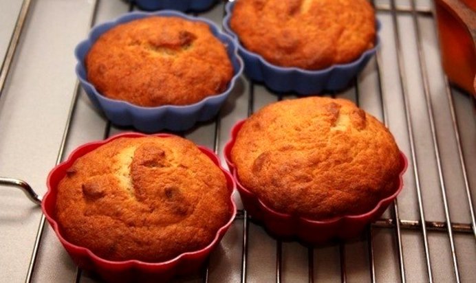 Банановые кексы с орехами и сырным кремом