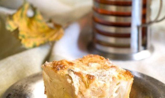 Запеканка из яблок и белых сухарей