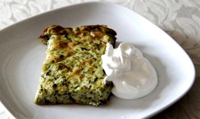 Творожная запеканка с картофелем, шпинатом и розмарином