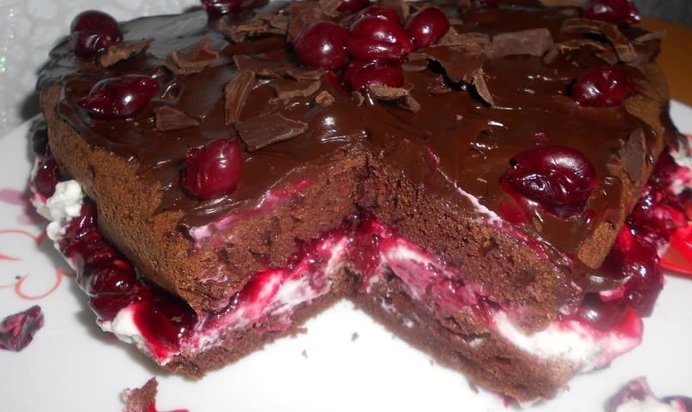 Торт Вишнево-шоколадное сердце