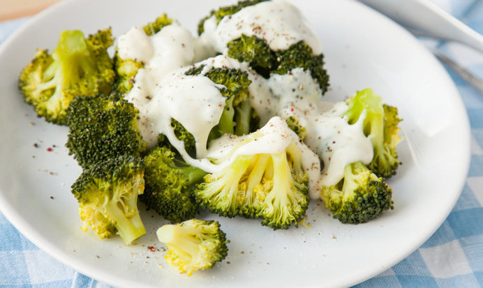 Кекс с яблоками и орехами