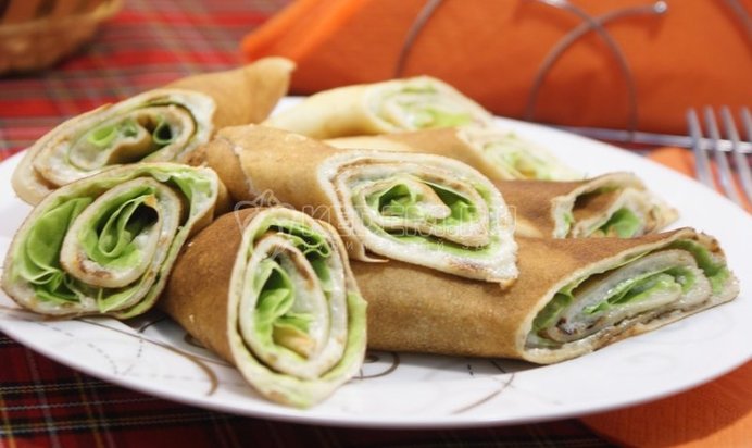 Блины с икрой мойвы