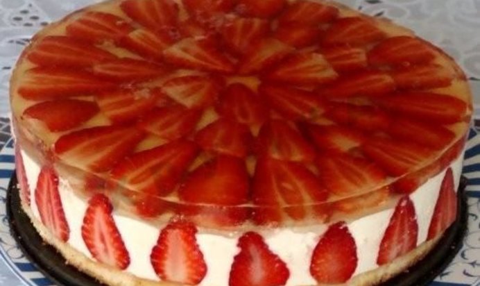 Торт-мусс Клубника с шампанским