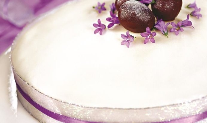 Симнель, английский пасхальный кекс