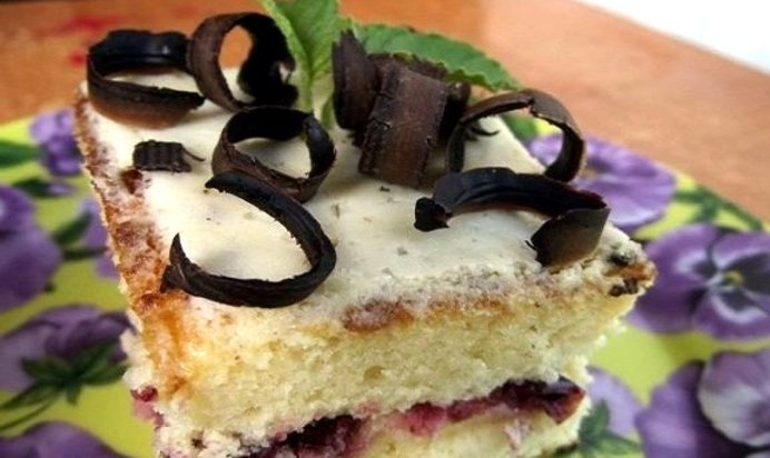 Бисквитный торт со сметанным кремом