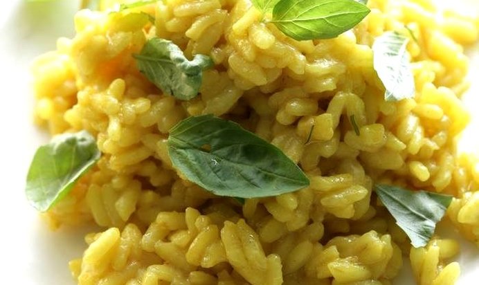 Ризотто «Миланезе» с овощным бульоном и шафраном