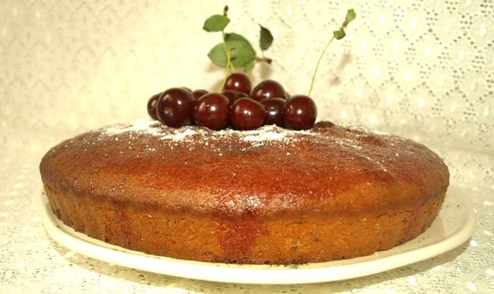Пирог с вишневым сиропом