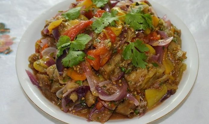Армянский салат из печеных овощей