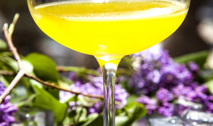 Коктейль «Летние нюансы» от шеф-бармена Mercedes bar Артема Аверина