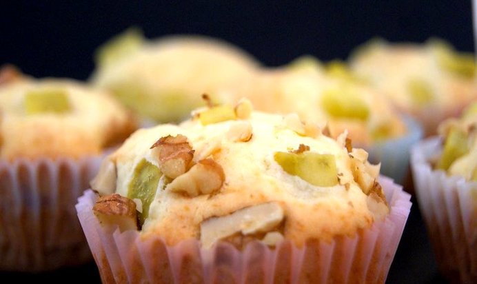 Кексы с картофелем и орехами