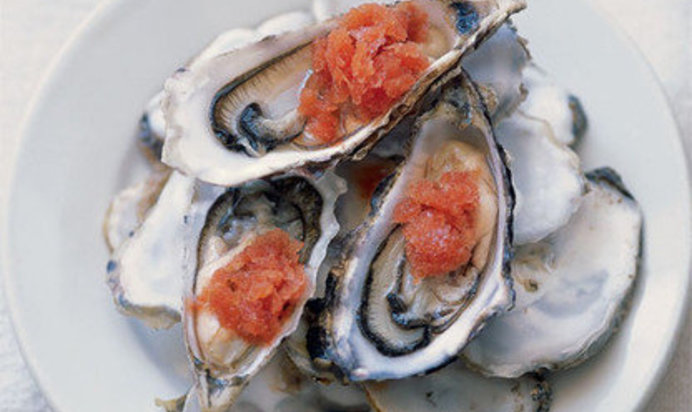 Коктейль bloody mary с устрицами