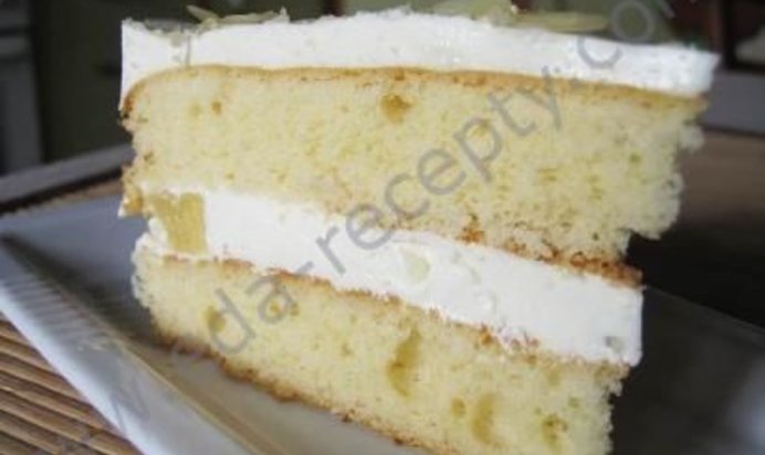 Торт со сметанным кремом и грецкими орехами