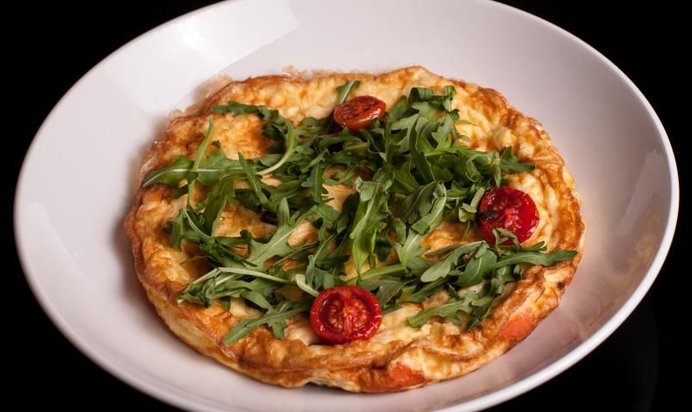 Омлет с лососем