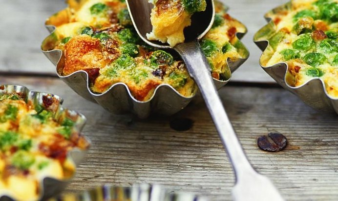 Кексы с зеленым горошком