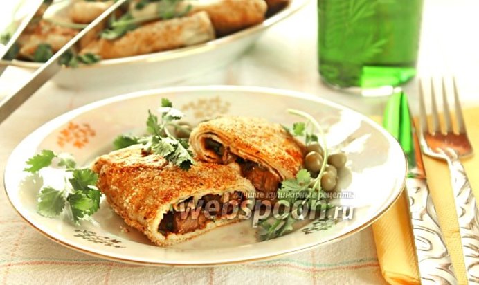 Блинчики с мясом и сыром в хрустящей панировке