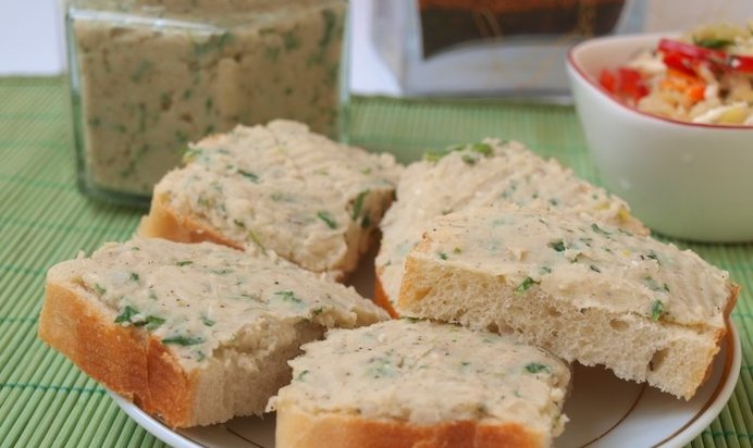 Песто из отварной фасоли