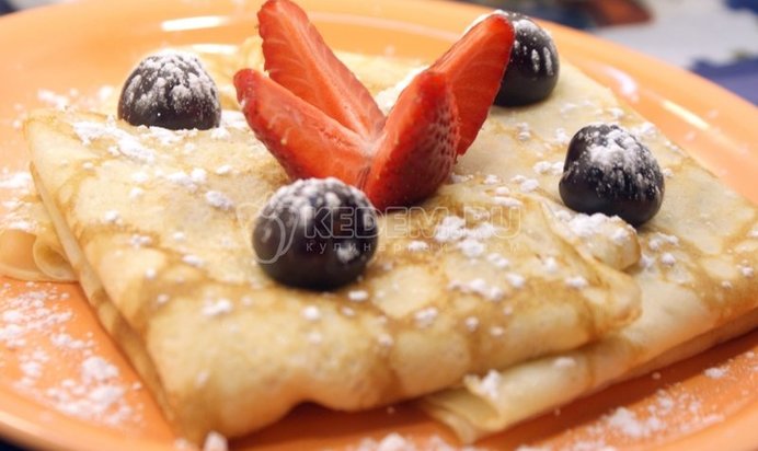 Блинчики с клубникой и маскарпоне