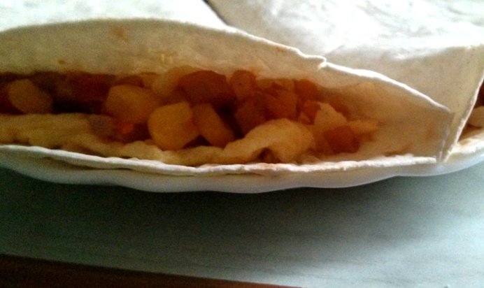 Тортилья с ветчиной, сыром и овощами