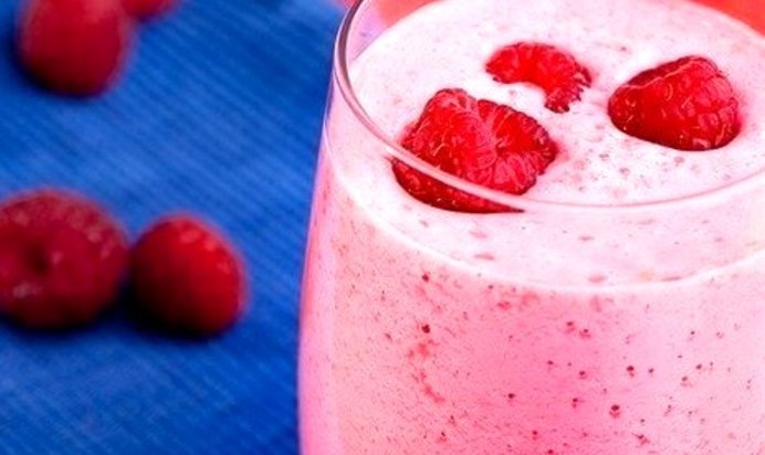 Малиновый милкшейк с мороженым