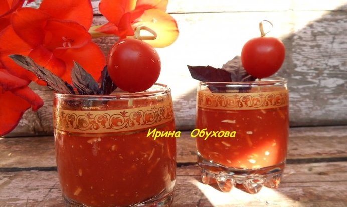 Томатный сок с сыром и чесноком
